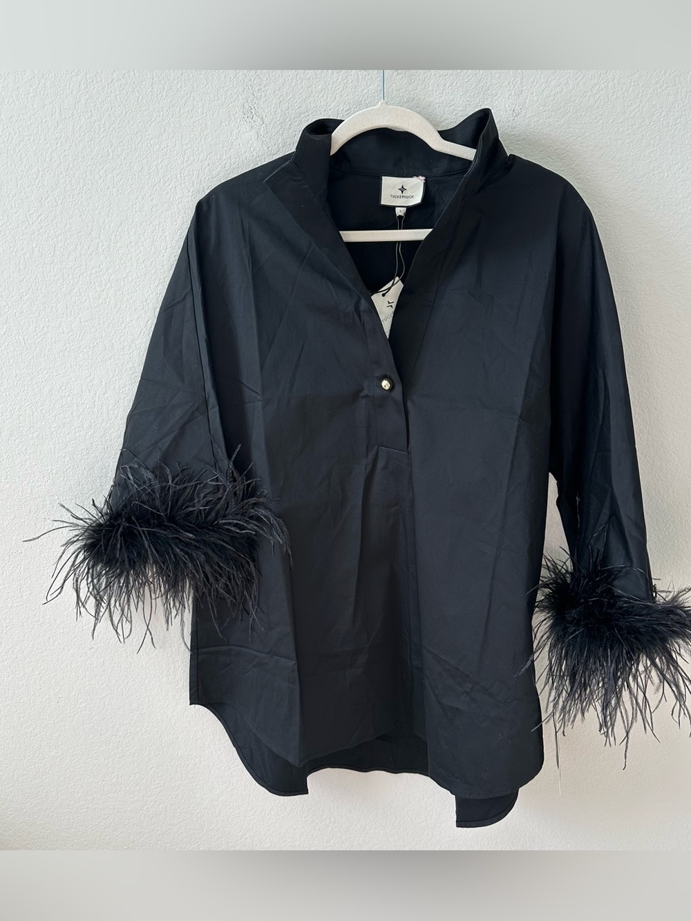 TUCKERNUCK Black Feather
Willow Blouse SZ S NWT - Picture 6 of 6